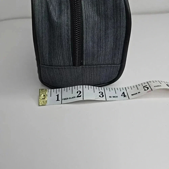 BVLGARI PARFUME Emirates First Class amenity travel tote Zipped makeup organizer - Picture 12 of 13